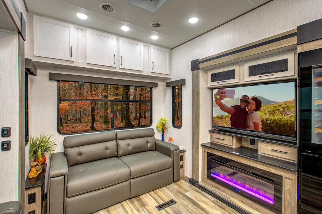 Milestone 377MB Heartland RVs