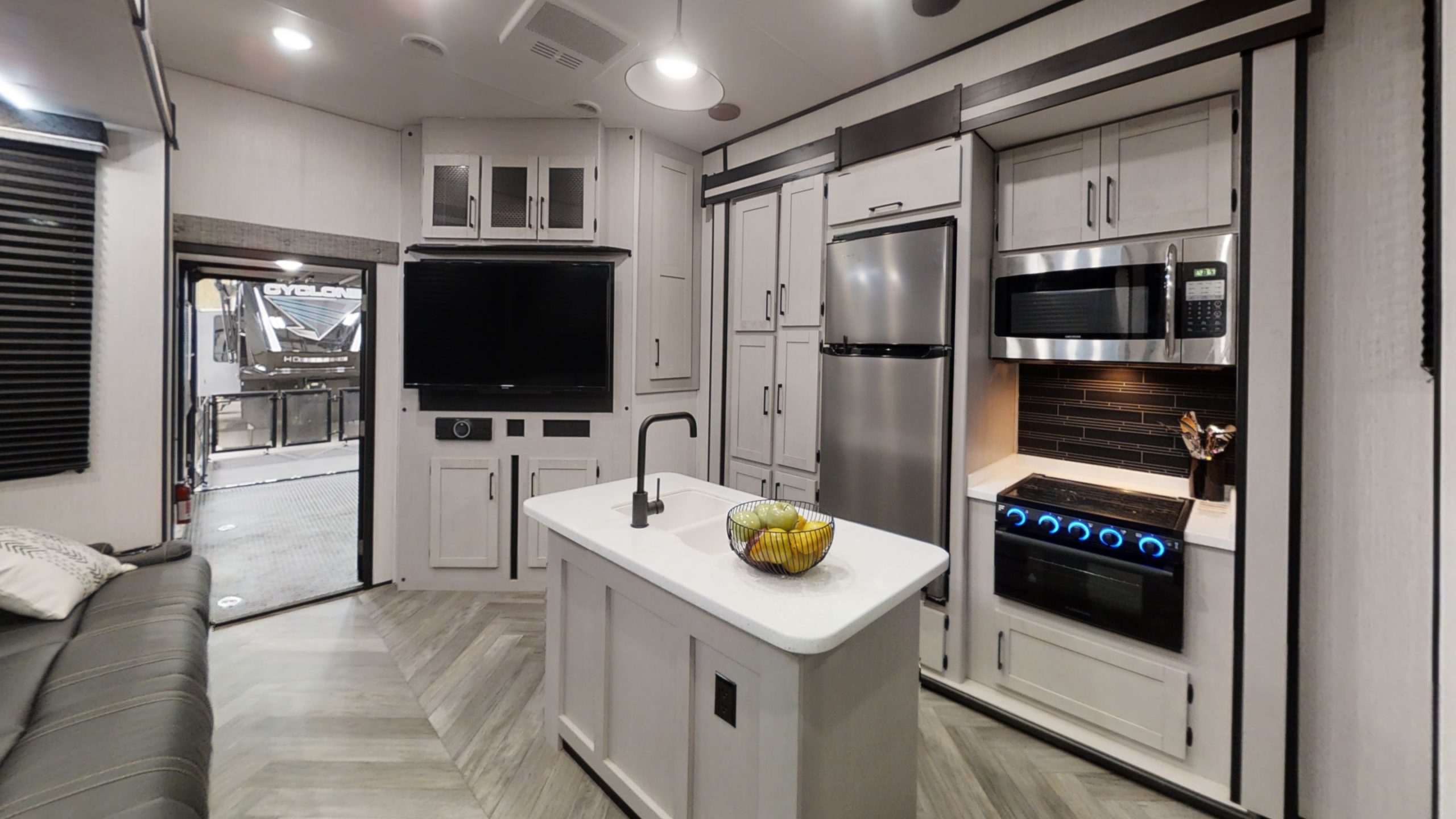 Torque Fifth Wheel Torque 384 Virtual Tour