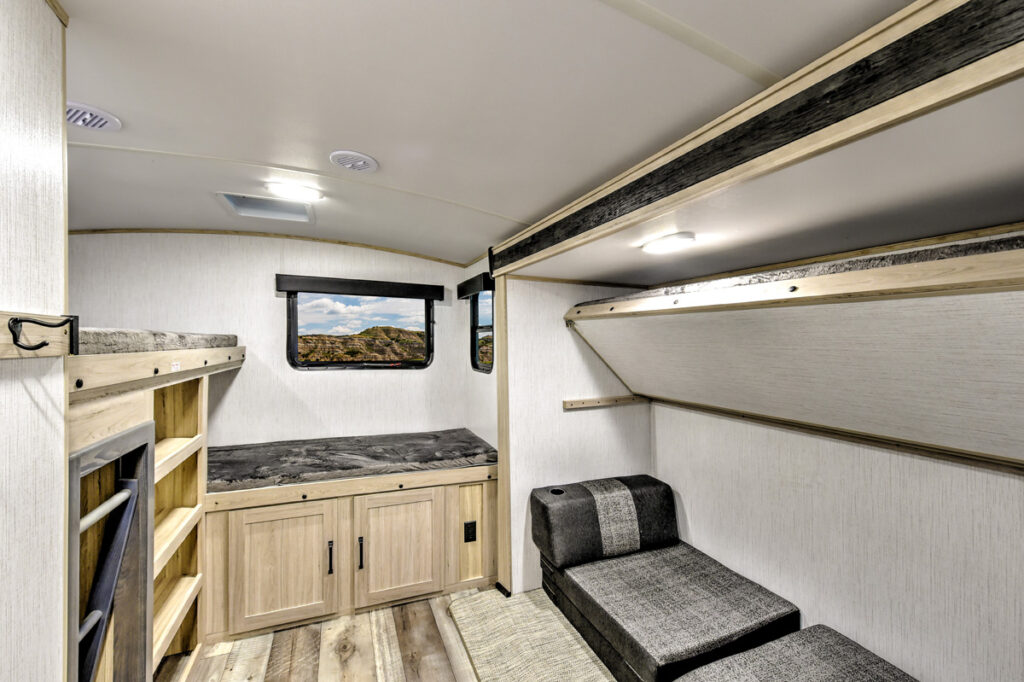 The Sundance 324BH has a flexible-style bunkhouse. 