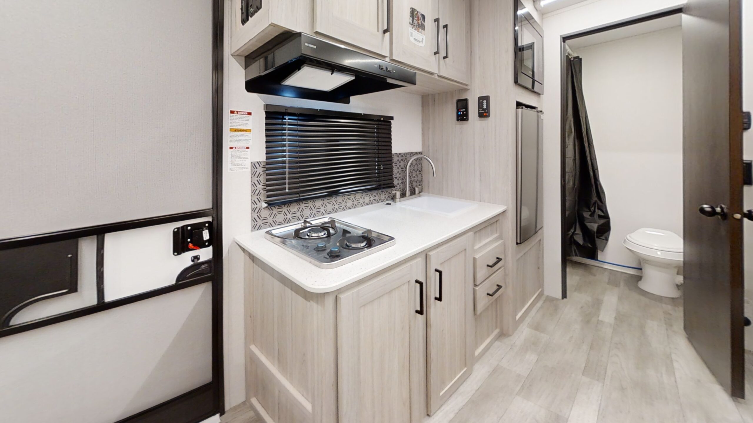 Prowler Travel Trailer 2025 Prowler 17BHLX 2025 Virtual Tour