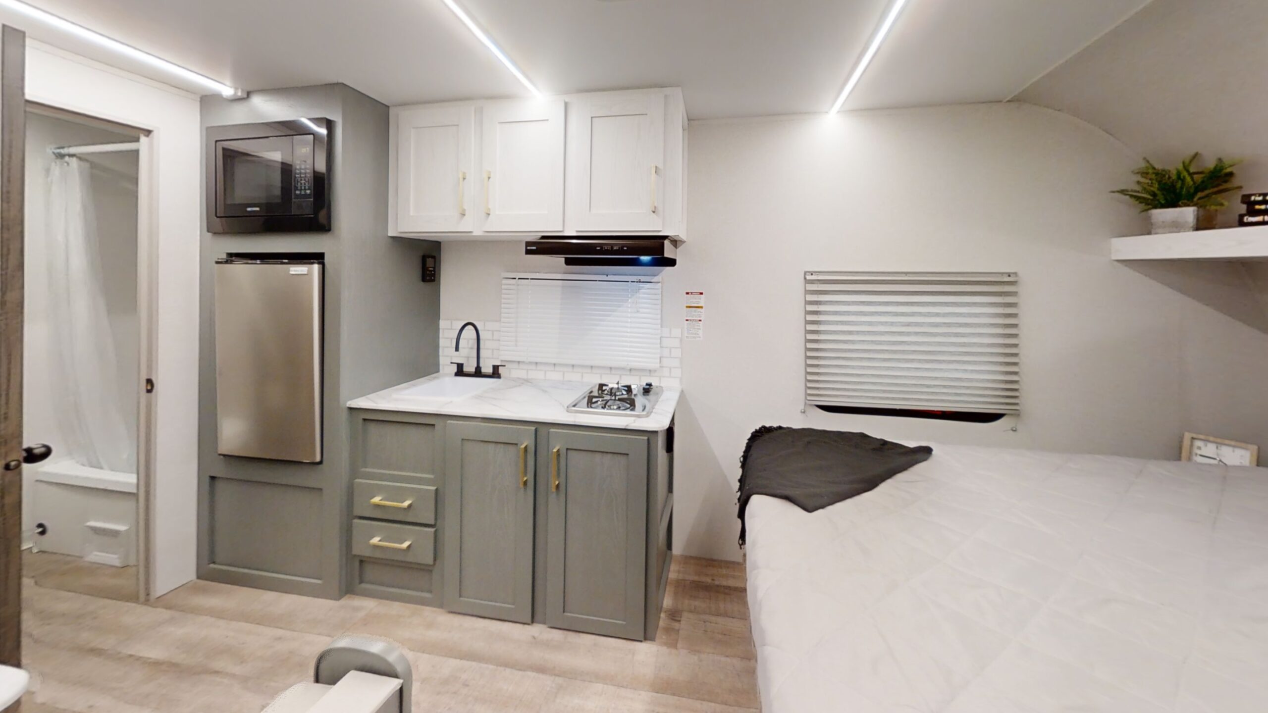 Eddie Bauer Travel Trailer 2025 Eddie Bauer EBL 17RBL 2025 Virtual Tour