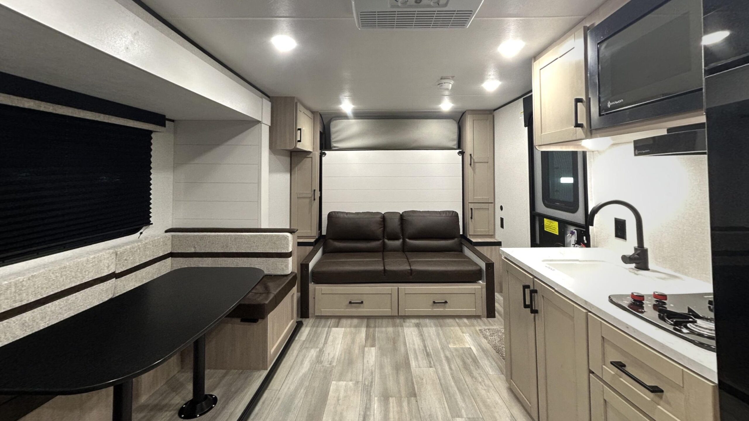 Prowler Travel Trailer 1802MBS Virtual Tour