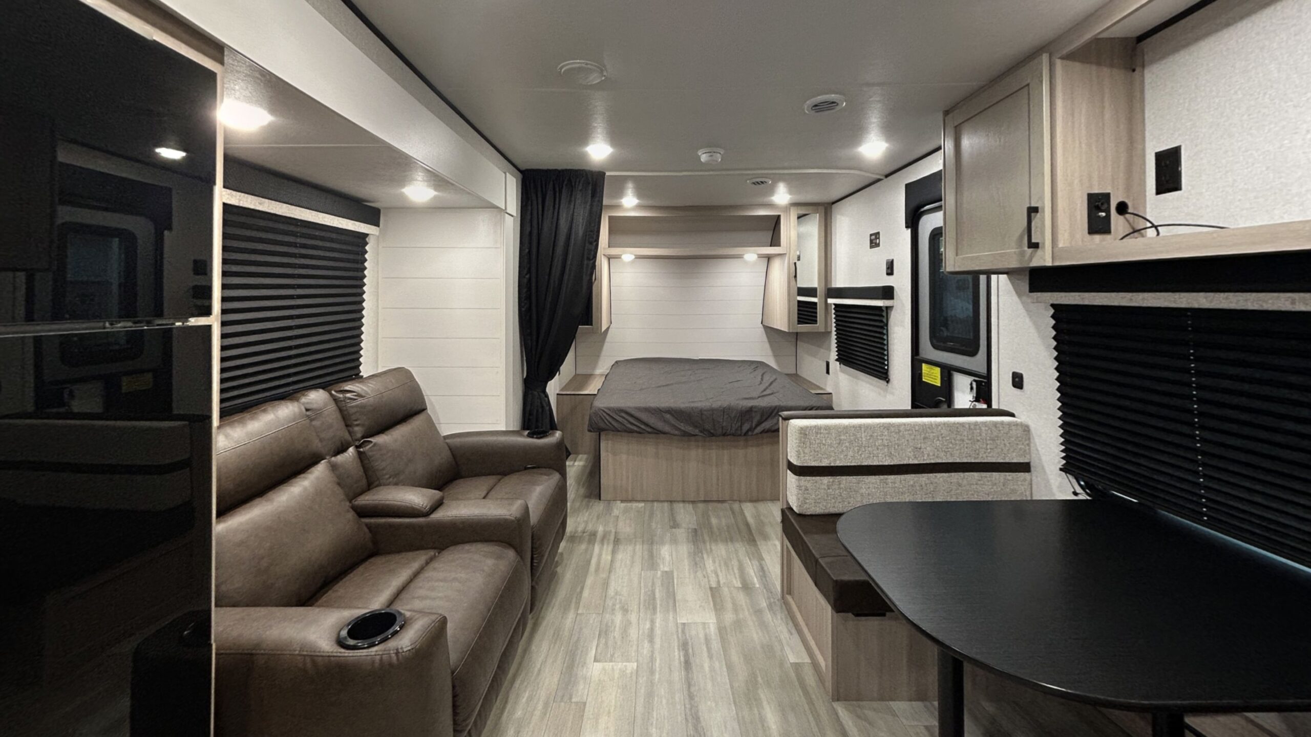Prowler Travel Trailer 2201MDS Virtual Tour