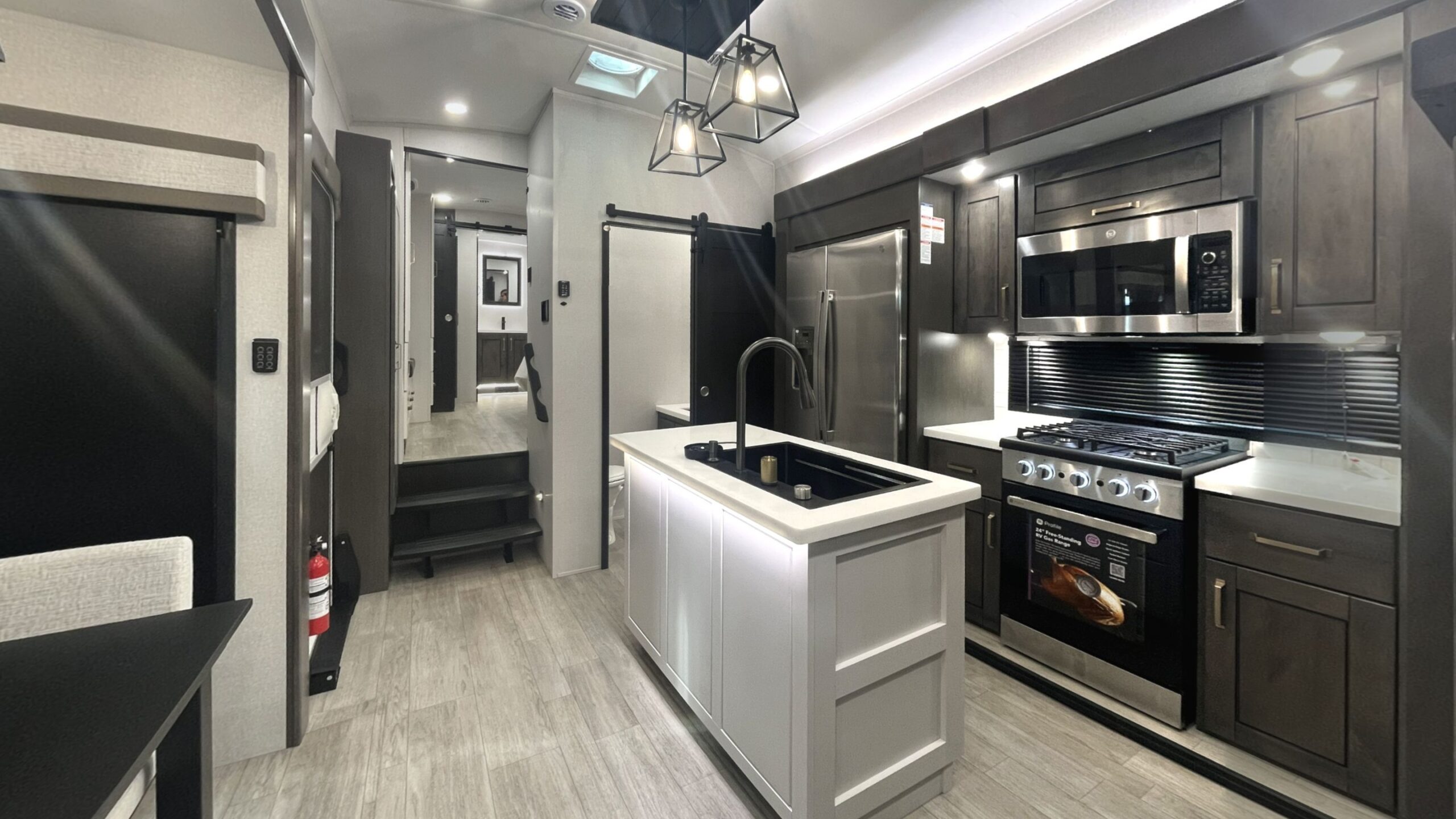 Bighorn Fifth Wheel 39FL Virtual Tour