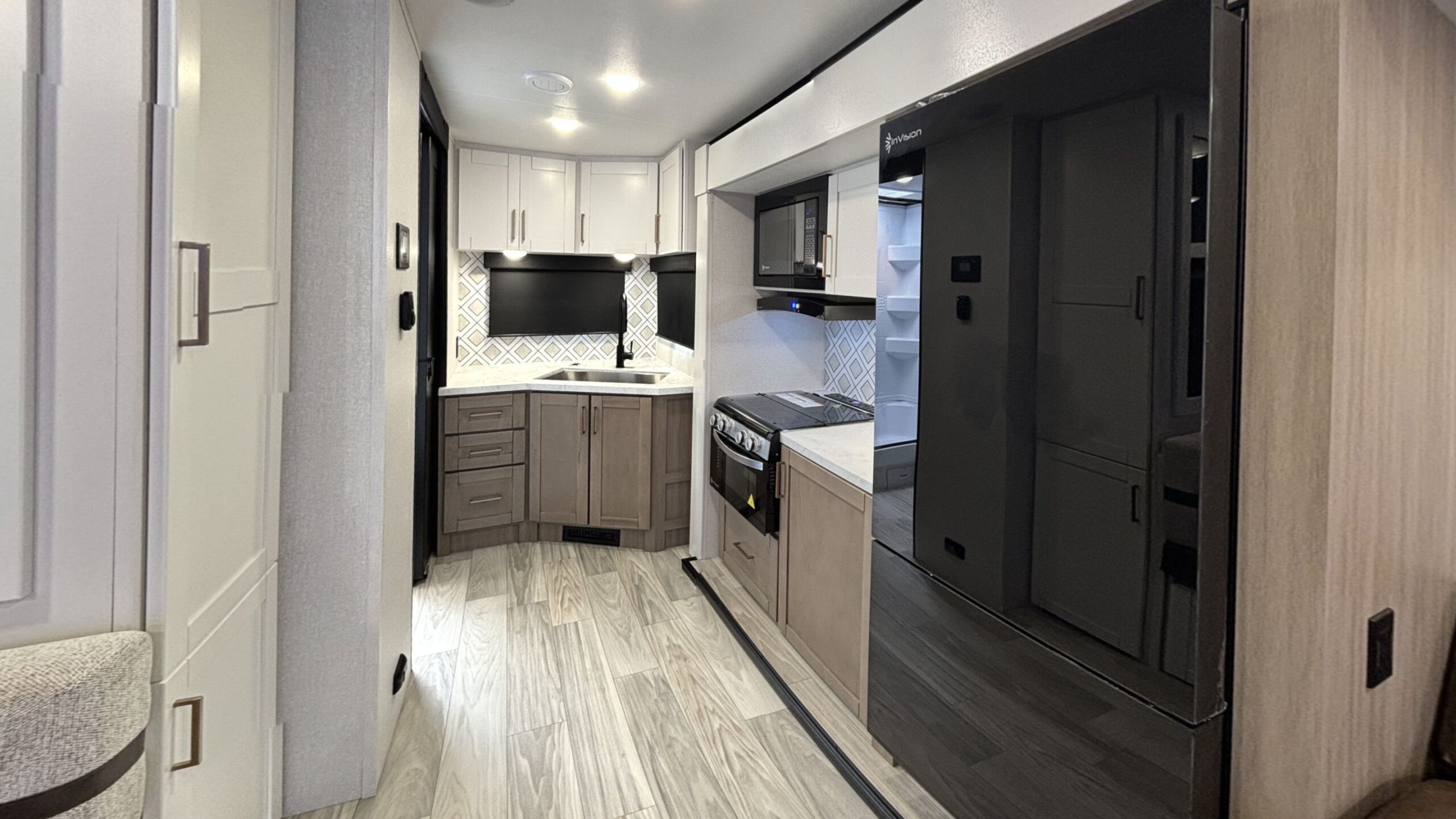 North Trail Ultra-Lite Travel Trailer 210MB Virtual Tour