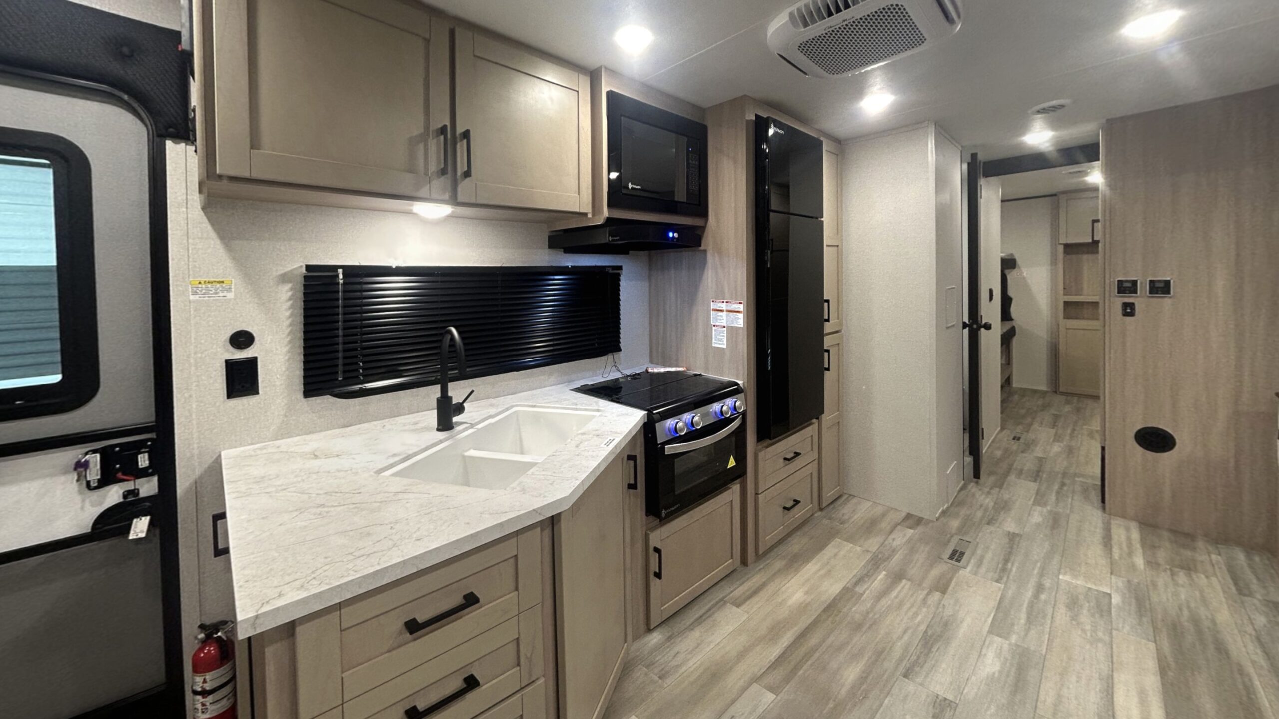 Prowler 3202DSB Virtual Tour