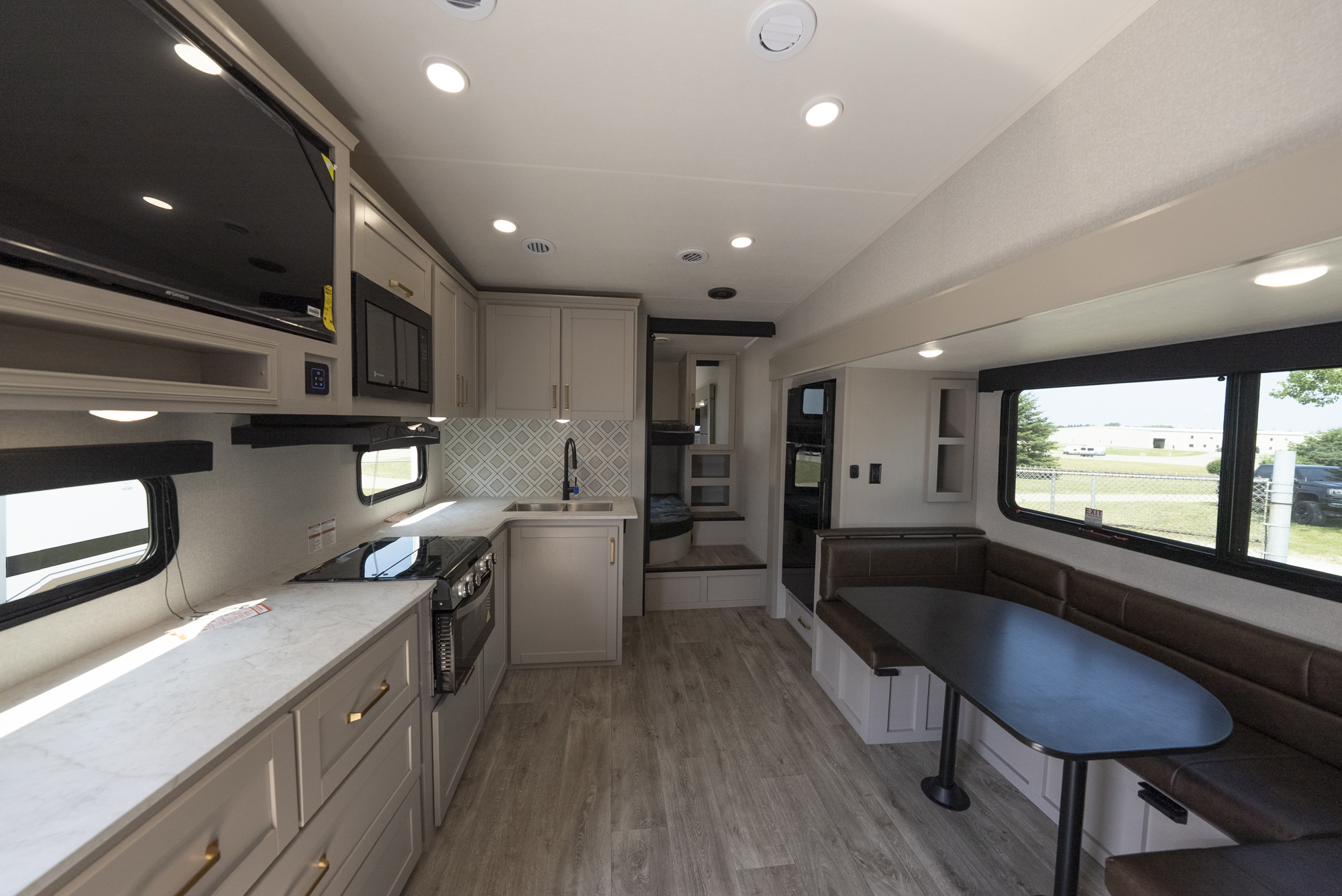 Sundance Fifth Wheel 28BD Virtual Tour