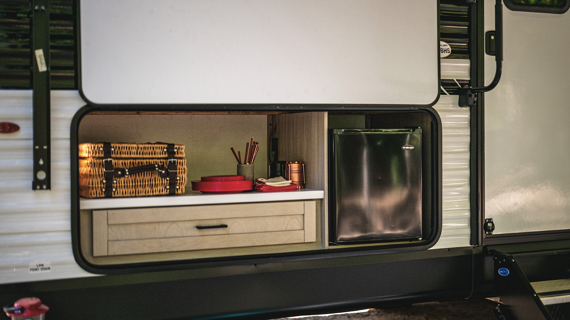 2027 Heartland Prowler 2702BHS interior photo 12