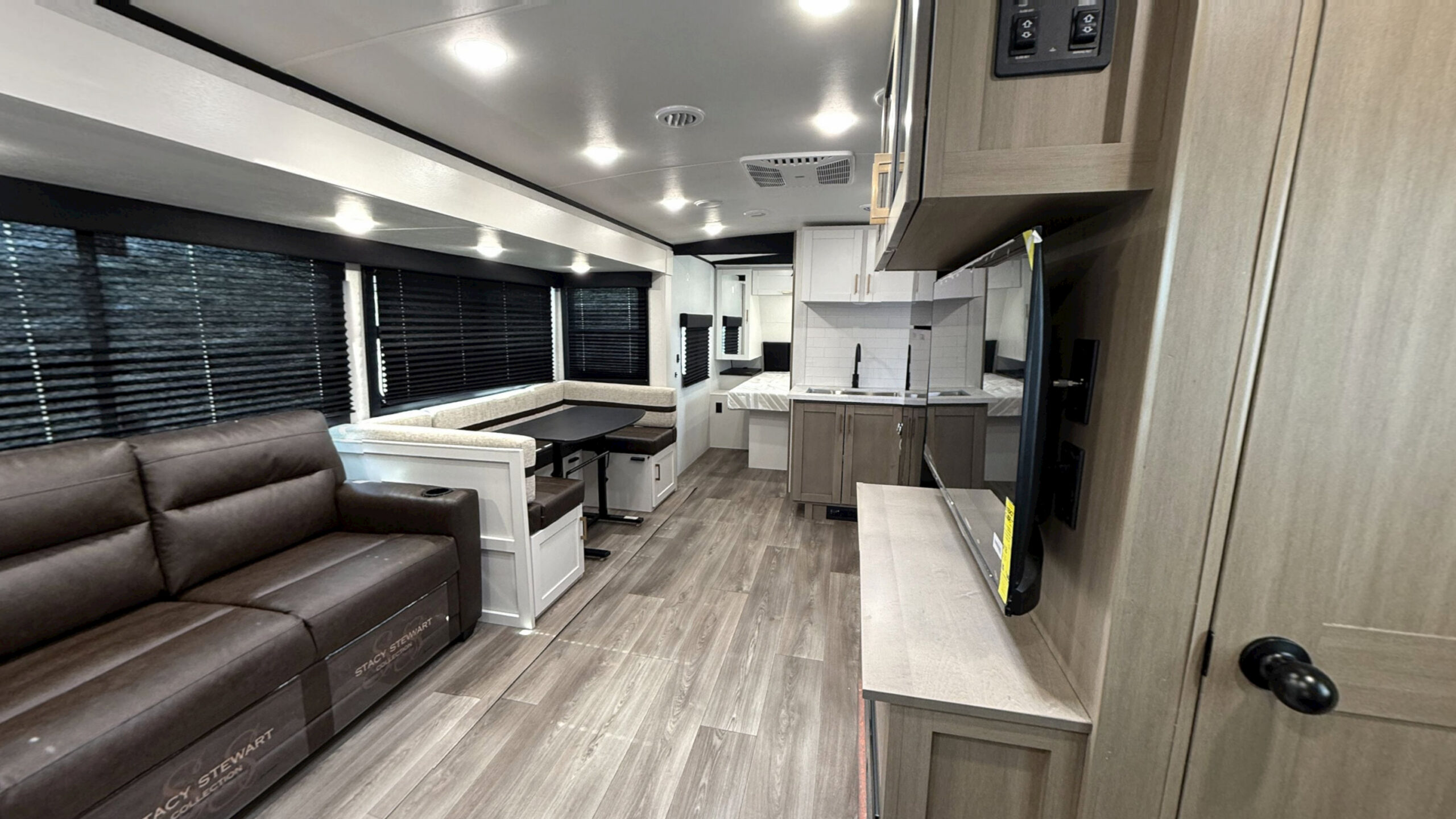 North Trail Ultra-Lite Travel Trailer 2027 260DB – 2027 Virtual Tour