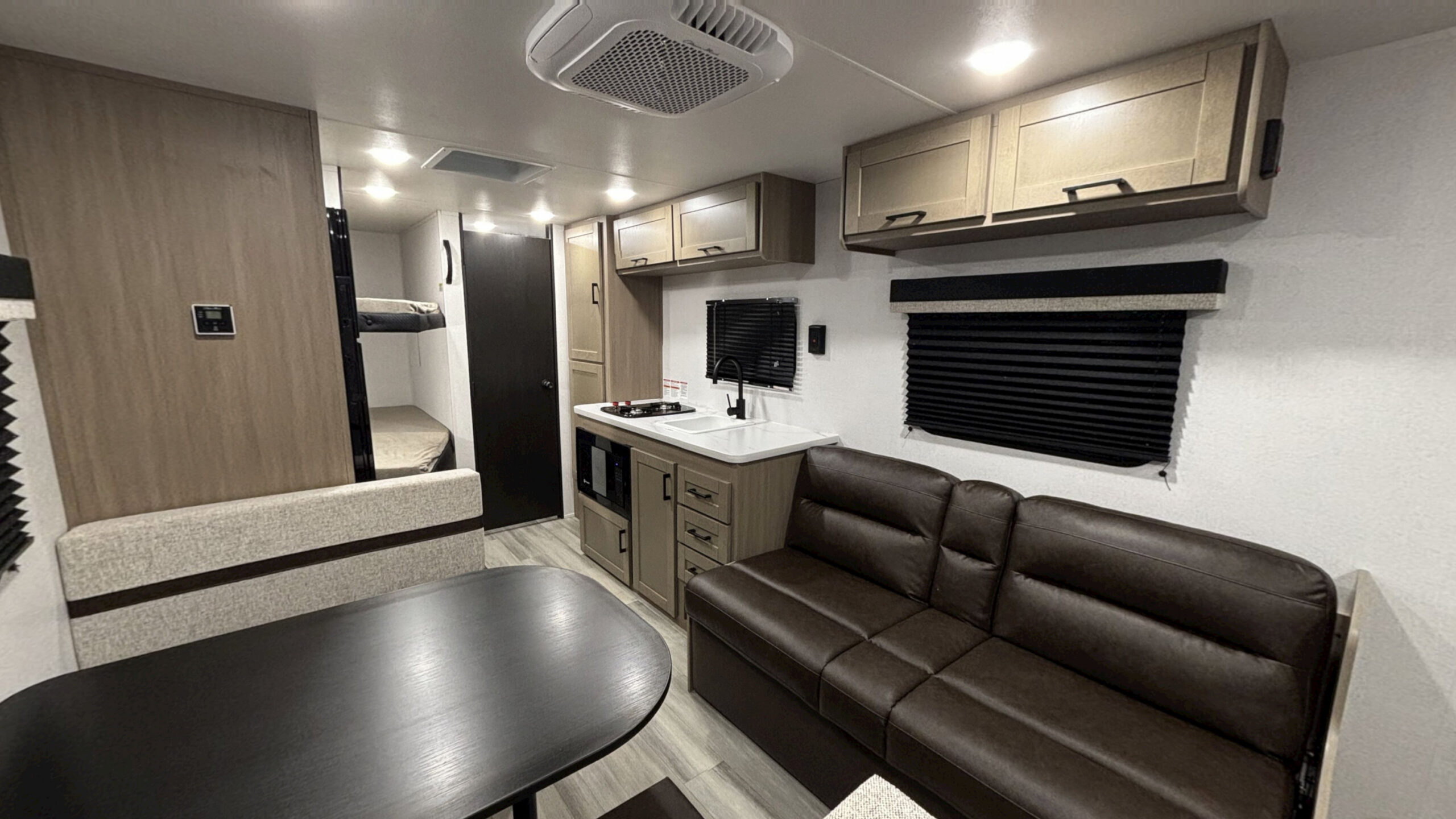 Prowler Travel Trailer 2027 2500BH – 2027 – West Virtual Tour