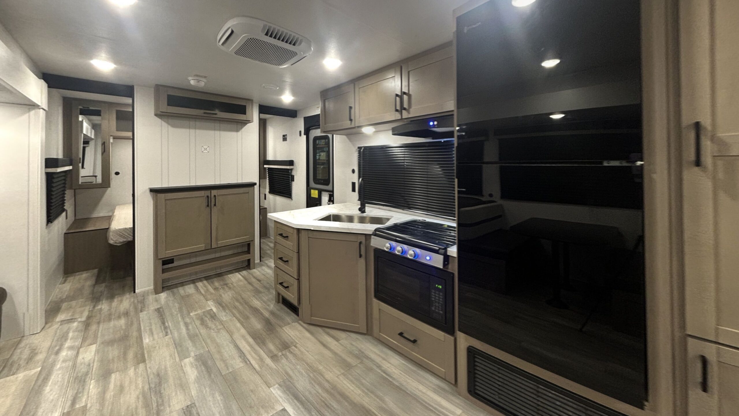 Prowler Travel Trailer 2027 2602BHS – 2027 – East Virtual Tour