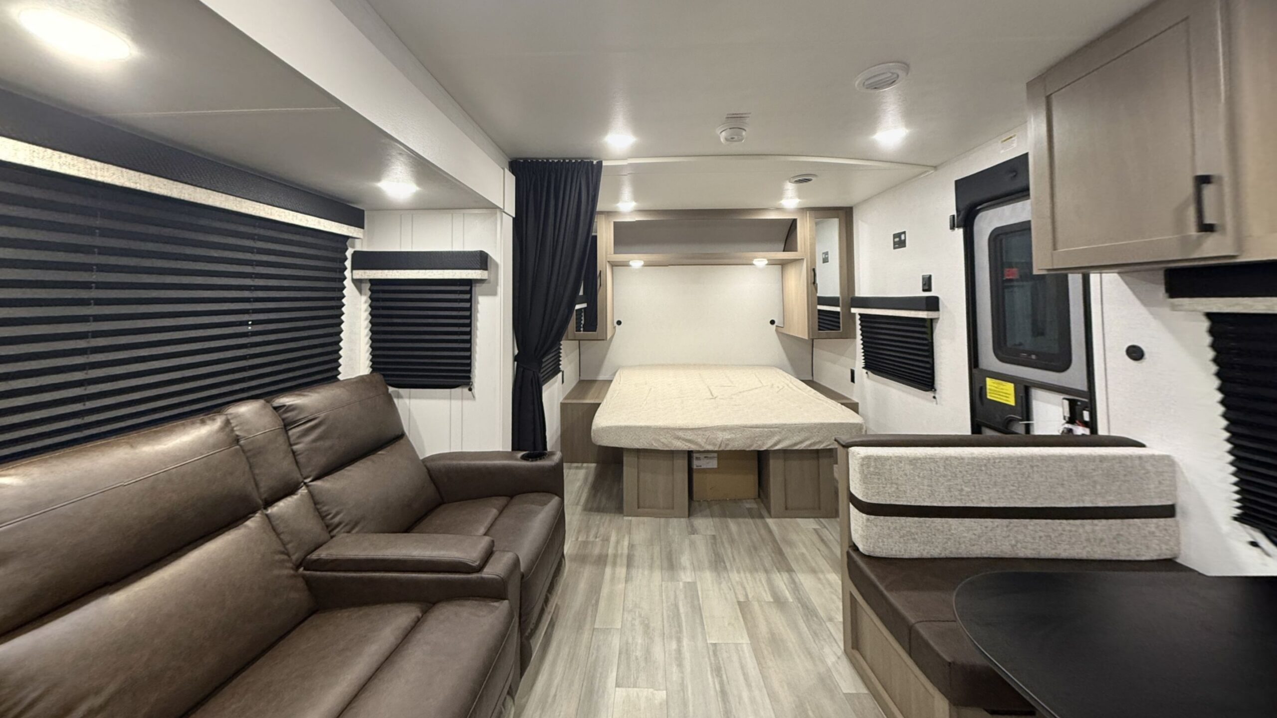 Prowler Travel Trailer 2027 2201MDS – 2027 -East Virtual Tour