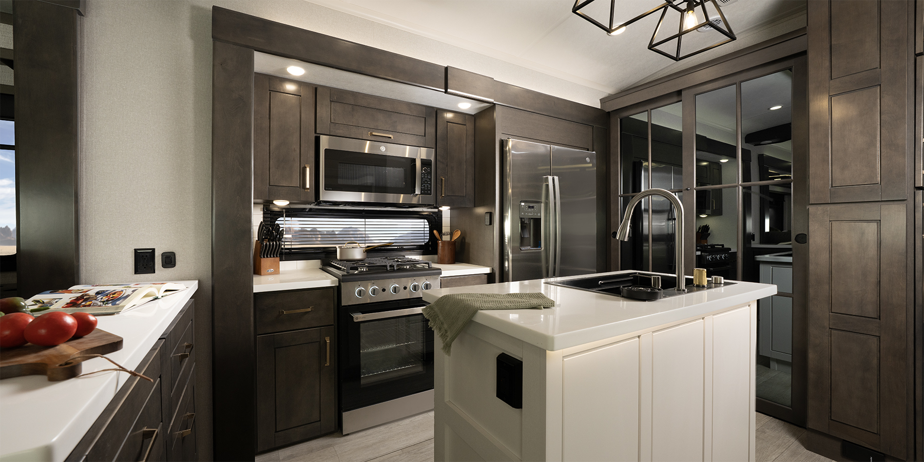 2027 Heartland Bighorn 38RE — Bighorn Kitchen