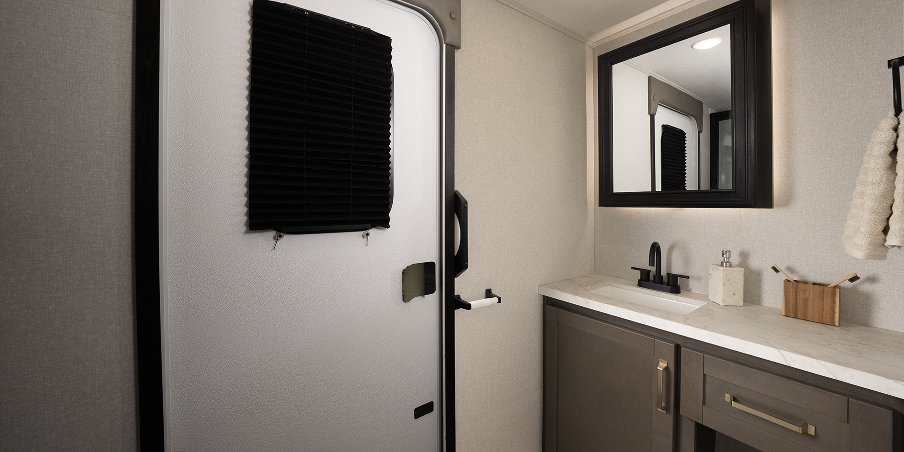 2027 Heartland Milestone 39TB — back bath
