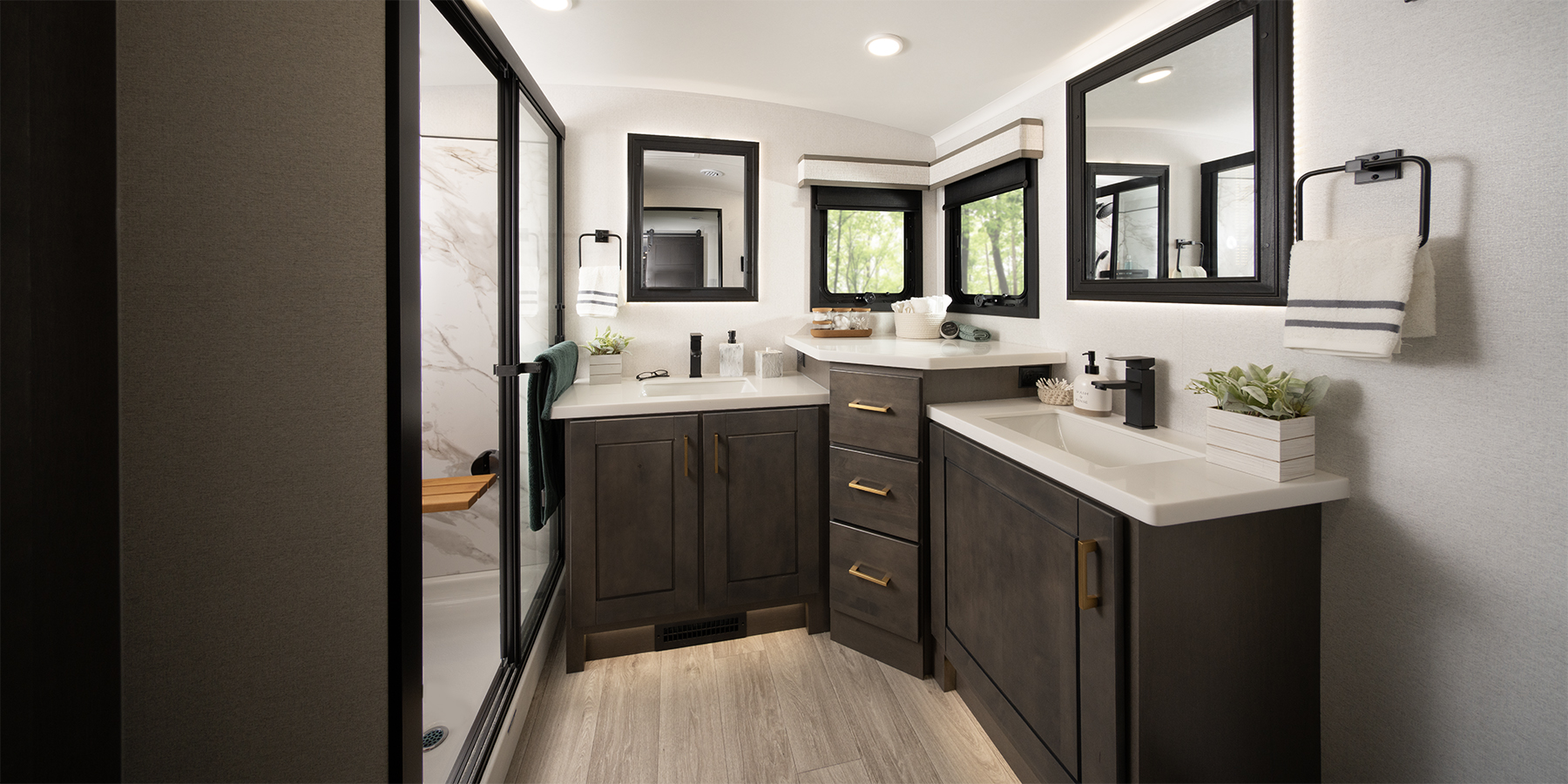 2027 Heartland Bighorn 39FL — bath