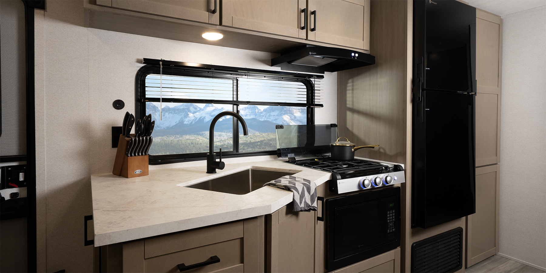 2027 Heartland Prowler 2602BHS — kitchen
