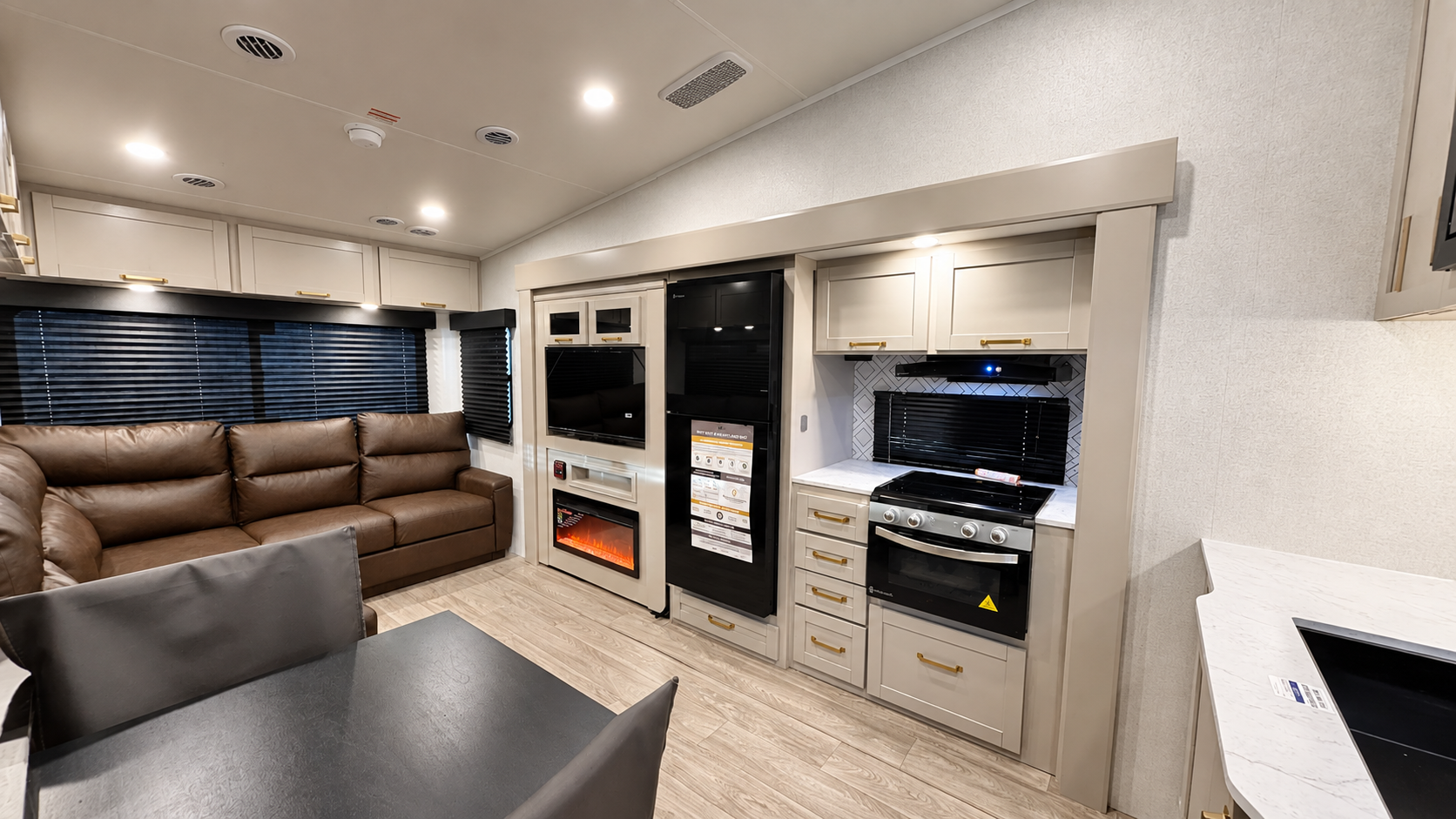 Sundance Fifth Wheel 2027 34MB – 2027 – Sundance Virtual Tour